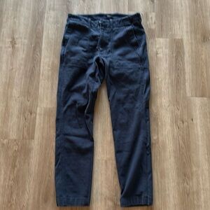Men’s Express chino pants. Slim fit as shown in picture.